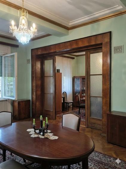 Apartament cu 4 camere semidecomandat, mobilat în Central