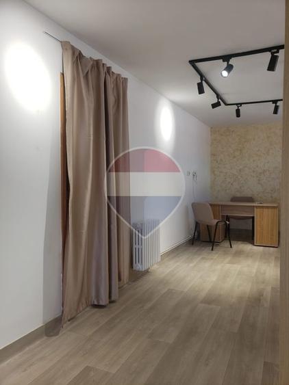 Birou, de 33 mp, în Central