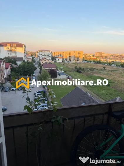 Apartament cu 3 camere, mobilat în Roșu