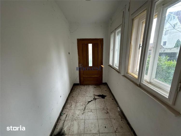 Casă cu 5 camere cu Teren 400 Mp în Titulescu