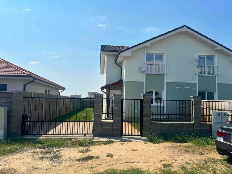 Casă cu 3 camere în Moșnița Veche