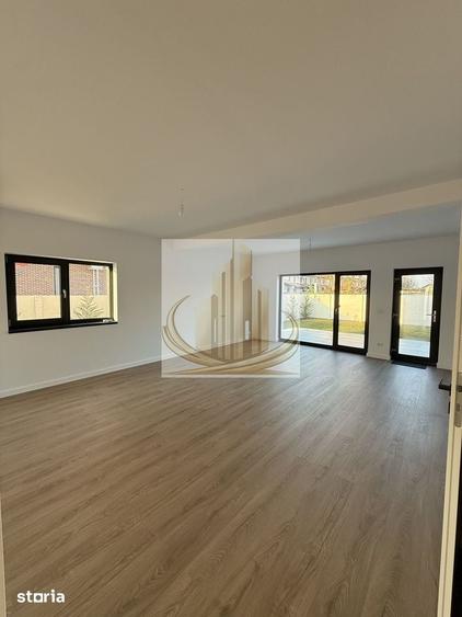 Duplex cu 5 camere cu Canalizare în Dumbrăvița