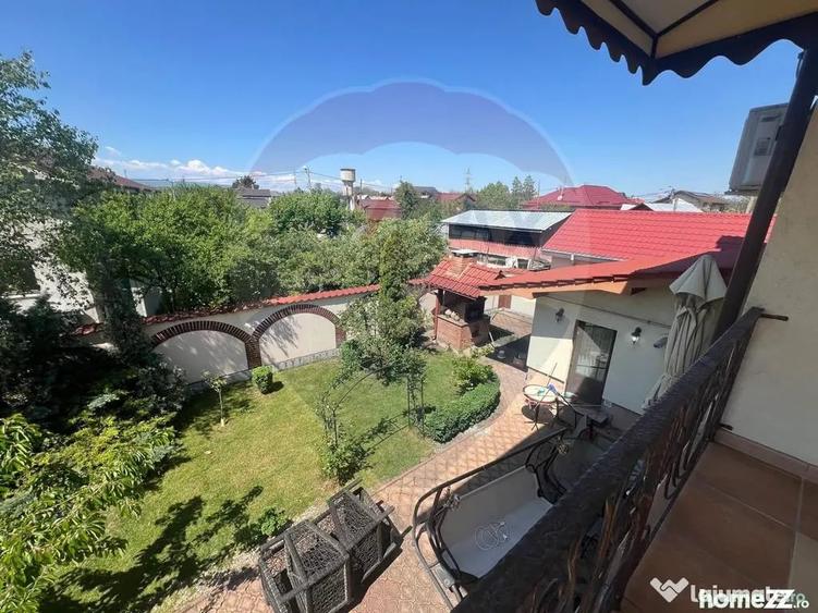 Casă cu 5 camere cu Teren 679 Mp în Central