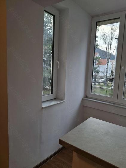 Apartament de inchiriat Campulung Moldovenesc, 2 camere decomandate,etaj 2,in centru - 1
