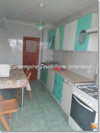 Apartament 3 camere decomandate zona Far - 1