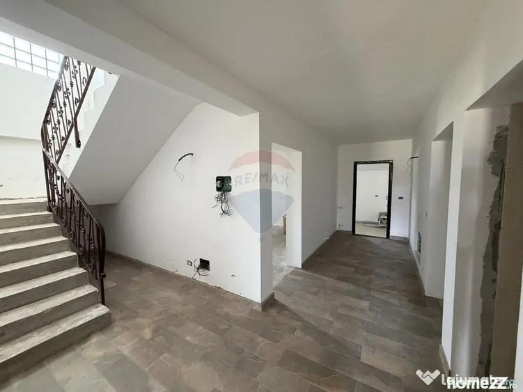 Casă cu 5 camere cu Teren 3960 Mp în Lămotești