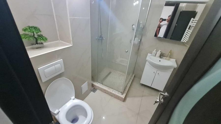 Apartament cu 3 camere decomandat în Central