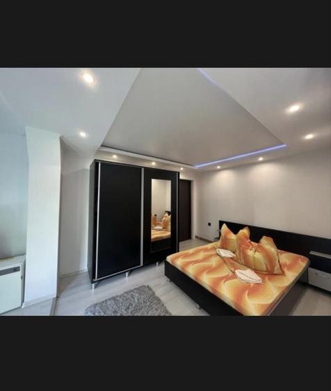 Casă cu 4 camere cu Teren 5000 Mp în Central