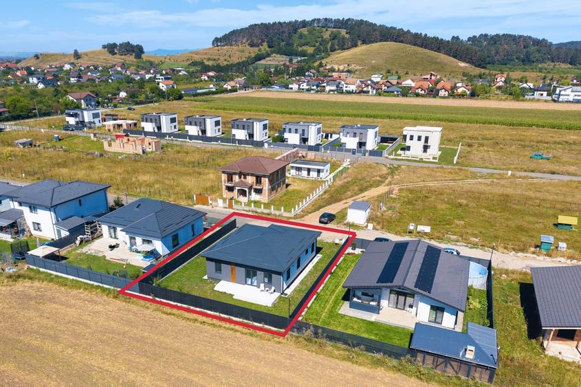 Casă cu 4 camere cu Teren 500 Mp în Central