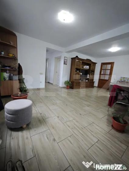 Casă cu 5 camere cu Teren 998 Mp în Central