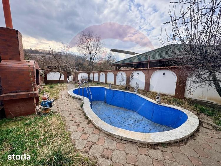 Casă cu 4 camere cu Teren 292 Mp în Central