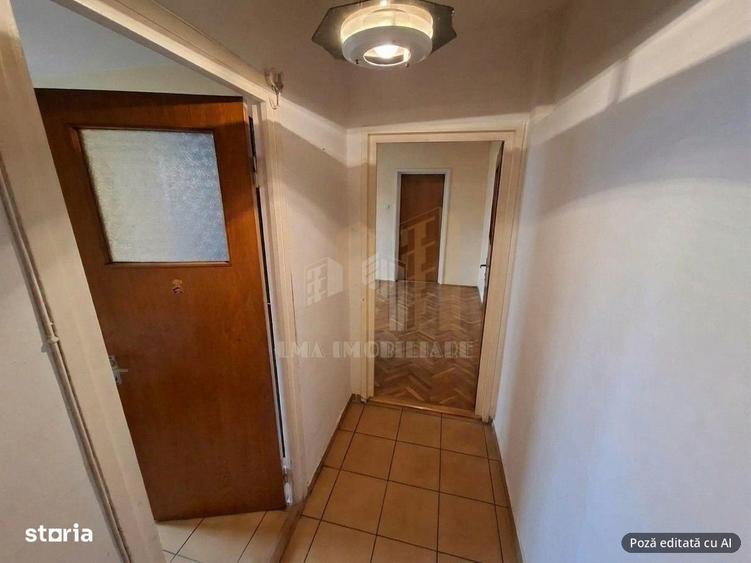 Apartament cu 3 camere semidecomandat în Central