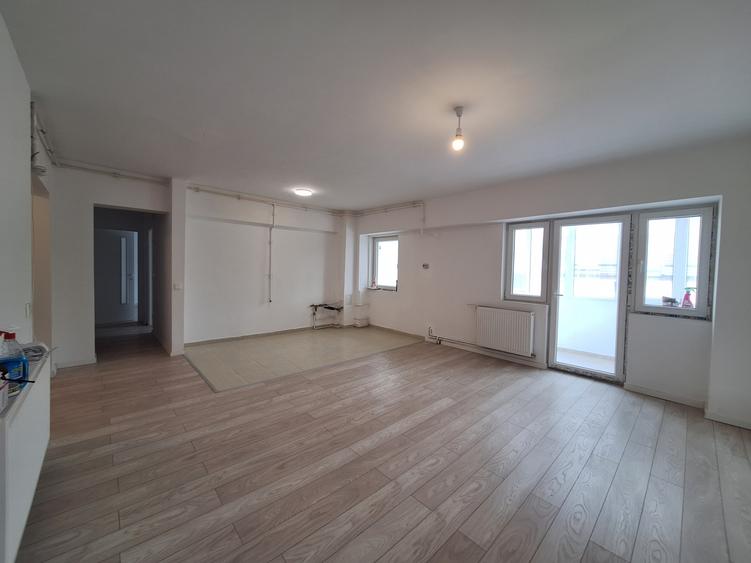 Apartament cu 3 camere decomandat în Baciu