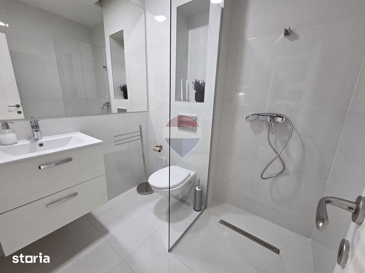 Casă cu 7 camere cu Teren 1000 Mp în Câmpineanca