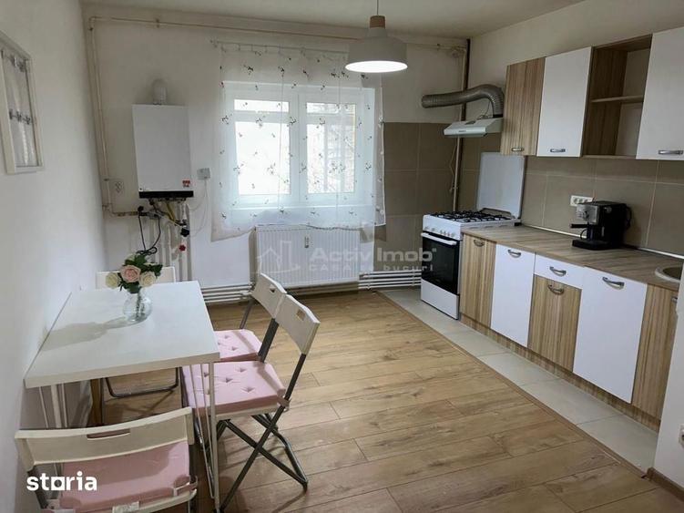 Apartament cu 3 camere decomandat în Vitan