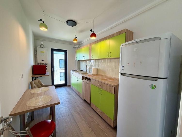 Apartament cu 3 camere decomandat, mobilat în Cristian