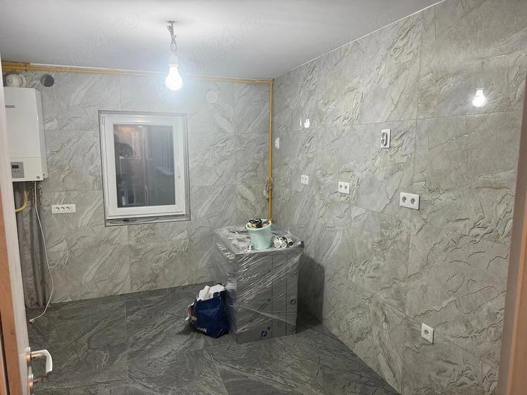 Apartament cu 3 camere decomandat în Aradului