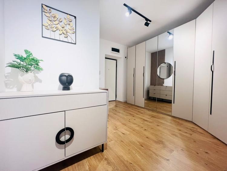 Apartament cu 2 camere semidecomandat, mobilat în Pipera