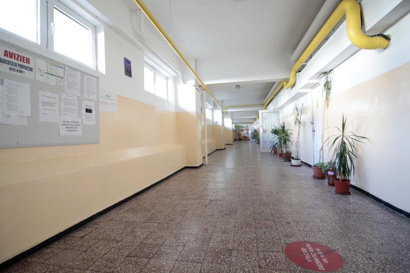 Apartament cu 3 camere, mobilat în Bucur Obor
