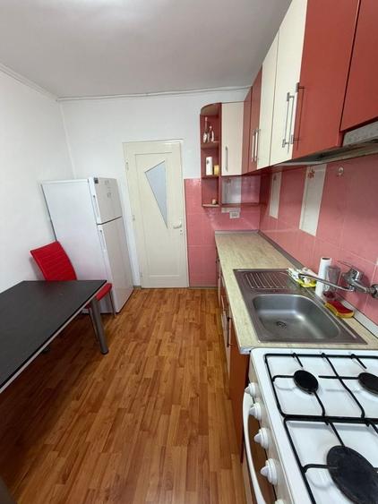 De inchiriat apartament cu 2 camere - 4
