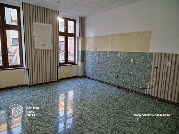 Apartament cu 3 camere semidecomandat în Ultracentral