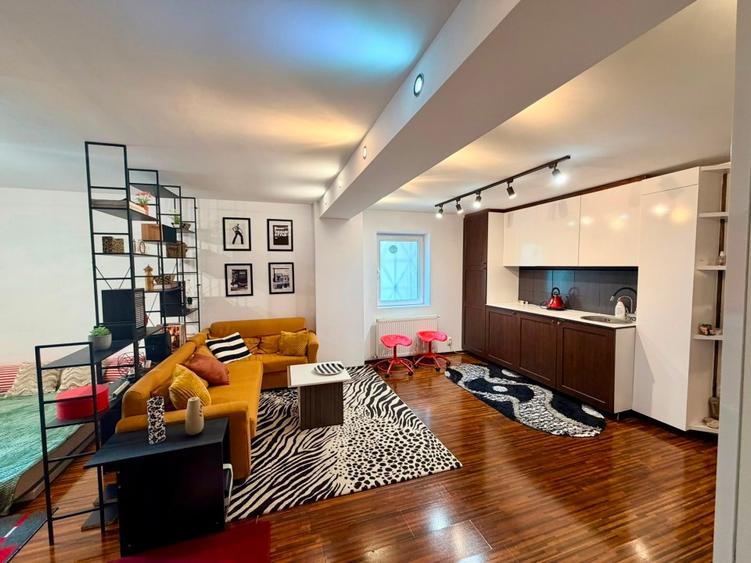 Apartament cu 2 camere semidecomandat, mobilat în Timpuri Noi
