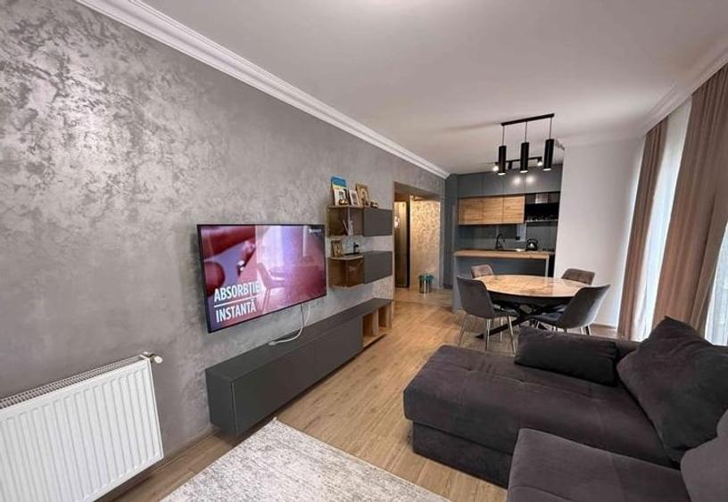 Apartament cu 4 camere decomandat, mobilat în Drumul Taberei