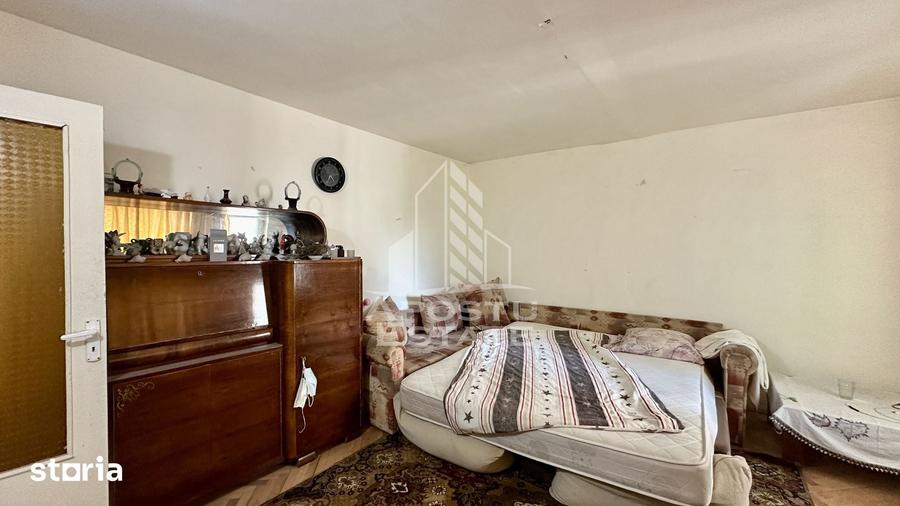 Apartament cu 3 camere decomandat în Aradului
