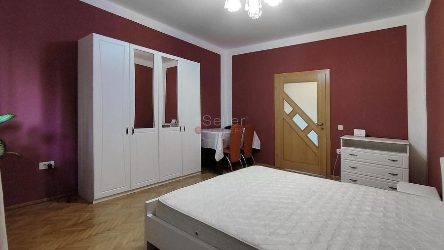 Apartament cu 3 camere semidecomandat, mobilat în Florilor