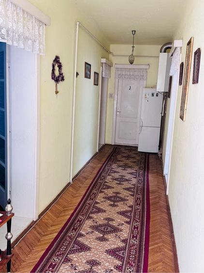 Casă cu Teren 400 Mp în Muncitoresc