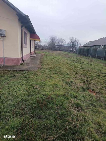 Casă cu 3 camere cu Teren 1100 Mp în Baba Ana