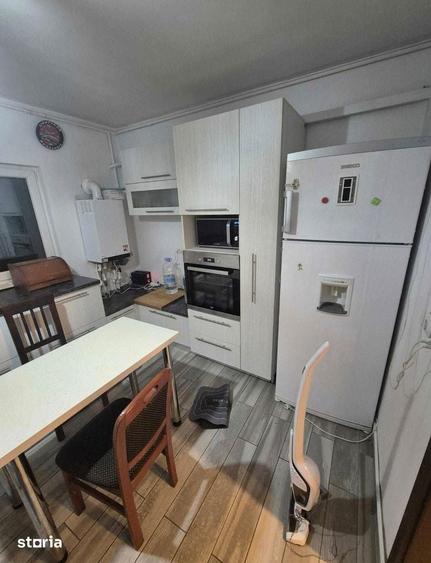 Apartament cu 3 camere în 13 Septembrie
