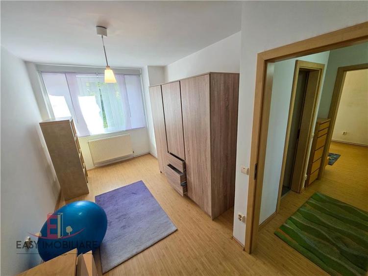 Apartament cu 3 camere decomandat în Tudor