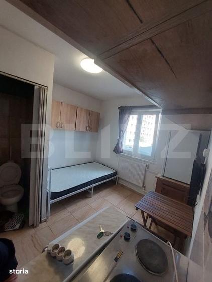 Garsoniera, renovata, cu baie , etaj 1 , Florilor - 8
