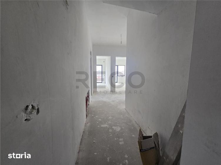 Casă cu 7 camere cu Teren 598 Mp în Sântandrei