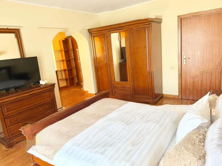 Apartament cu 3 camere decomandat, mobilat în P-ța Unirii