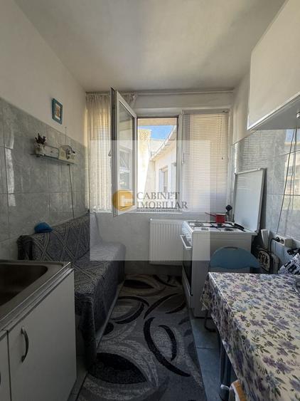 Apartament cu 2 camere semidecomandat, mobilat în Universitate