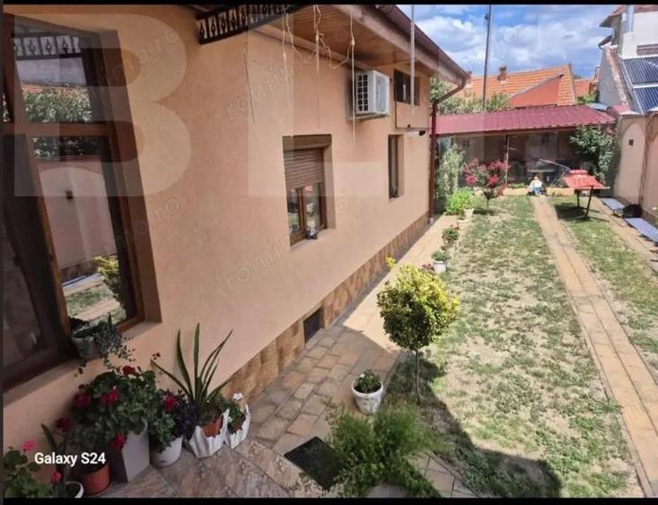 Casă cu Teren 350 Mp în Central