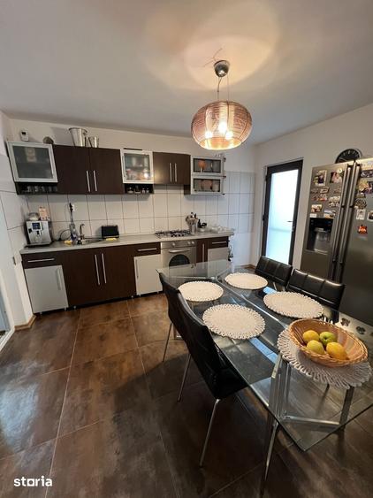 Casă cu 4 camere cu Teren 330 Mp în Bradu