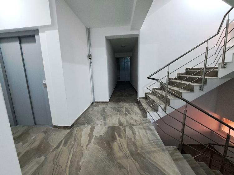 Apartament cu 3 camere decomandat în Vest