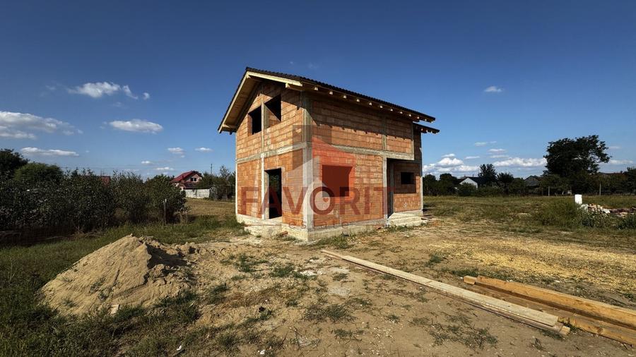 Casă individuală cu 3 camere cu Canalizare în Albina