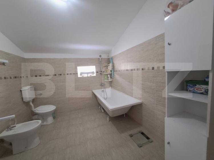 Casă individuală cu 6 camere decomandat cu Canalizare în Tărlungeni