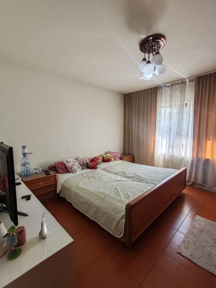 Casă cu 5 camere cu Teren 683 Mp în Central