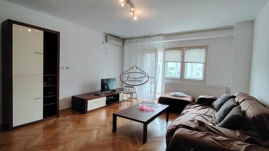 Apartament cu 3 camere în Calea Călărașilor