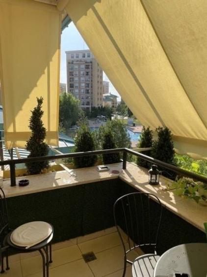 Apartament cu 3 camere decomandat în Crețuleasca