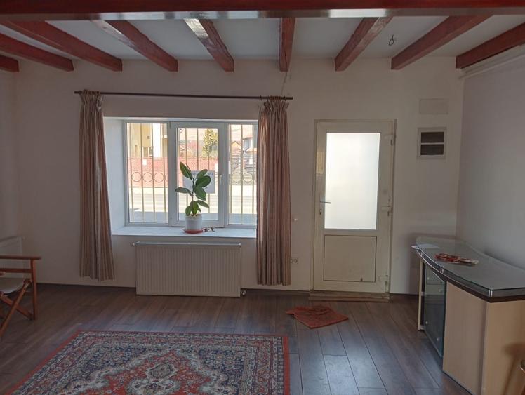 Apartament cu 2 camere decomandat în Florești