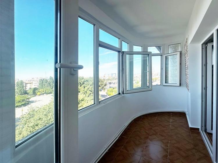 Apartament cu 2 camere decomandat, mobilat în Far
