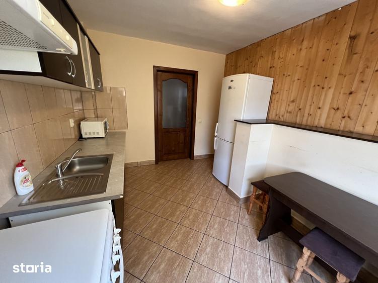 Apartament cu 3 camere decomandat în Turnișor