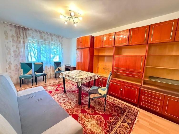 Apartament decomandat 3 camere , zona Decebal - 4