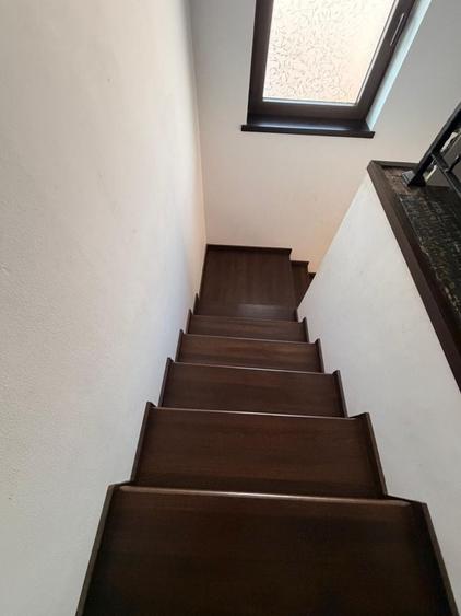 Casă cu 4 camere în Exterior Vest
